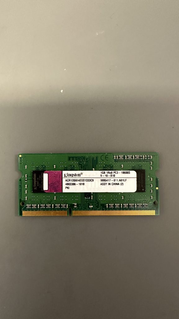 Kingston 1GB DDR3 1333MHz PC3-10600S SO-DIMM 204-Pin 1.5V Non-ECC ACR128X64D3S1333C9