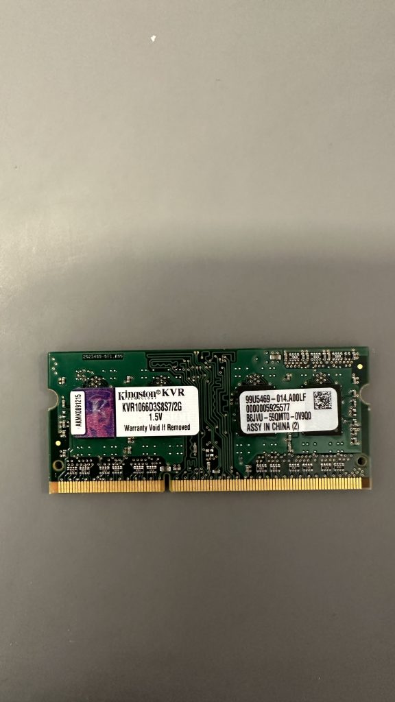 Kingston 2GB DDR3 1066MHz PC3-8500S SO-DIMM 204-Pin 1.5V Non-ECC KVR1066D3S8S7/2G