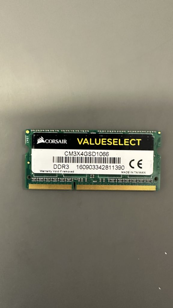 Corsair ValueSelect 4GB DDR3 1066MHz PC3-8500 SO-DIMM 204-Pin 1.5V Non-ECC CM3X4GSD1066