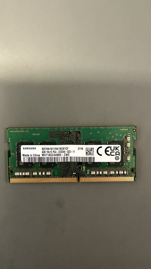 Samsung 4GB DDR4 3200MHz PC4-25600 SO-DIMM 260-Pin Non-ECC M471A5244BB0-CWE