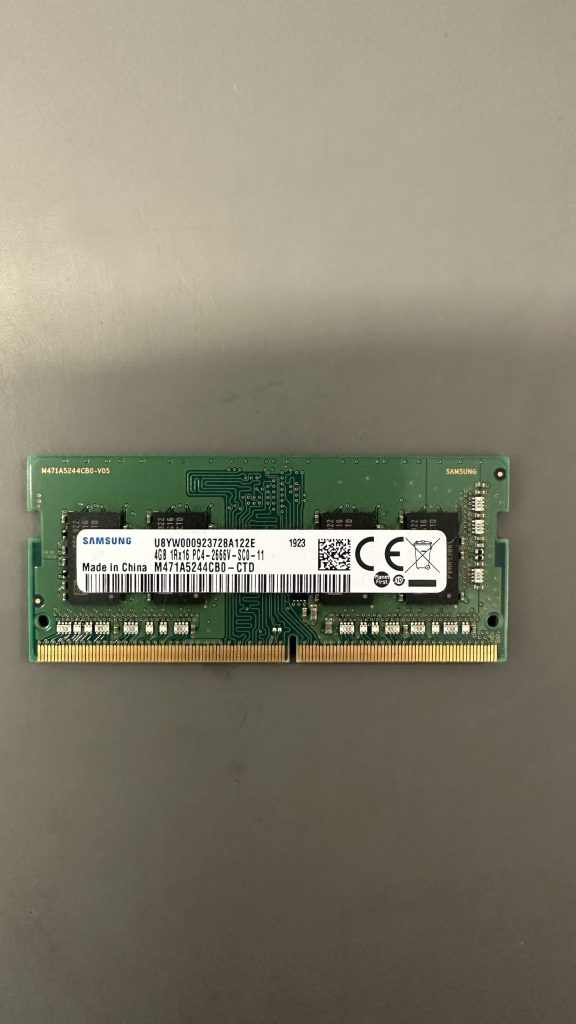 Samsung 4GB DDR4 2666MHz PC4-21300 SO-DIMM 260-Pin Non-ECC M471A5244CB0-CTD